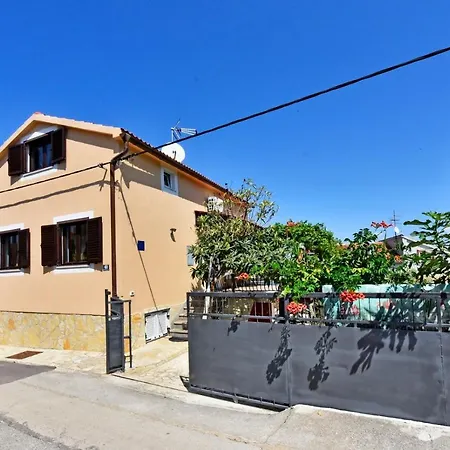 Apartmani Kovac Funtana Exterior photo