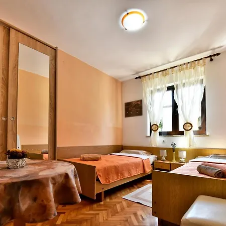 Apartmani Kovac Funtana Exterior photo