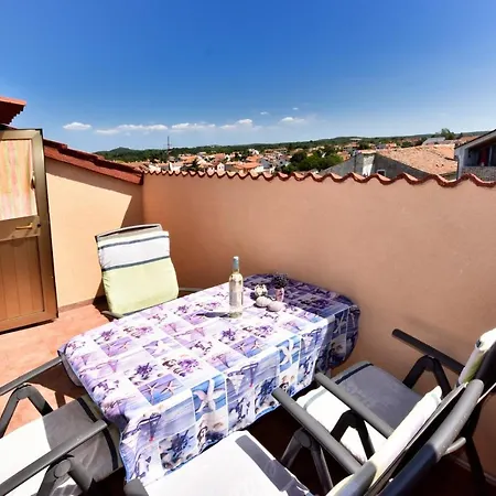 Apartmani Kovac Funtana Exterior photo